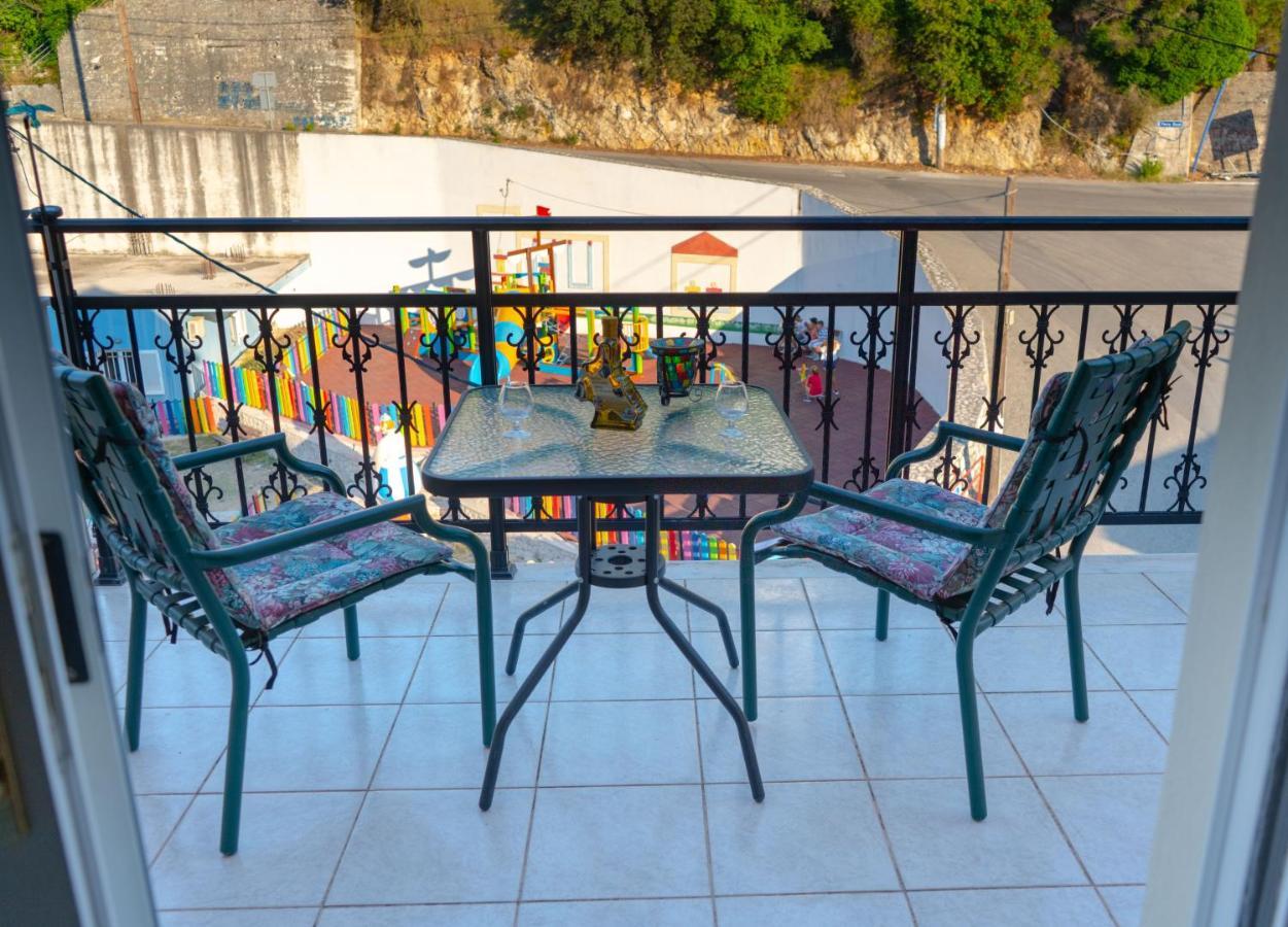 Valsamis Villa Apartments Poros  Екстериор снимка