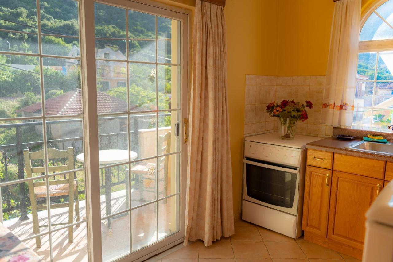 Valsamis Villa Apartments Poros  Екстериор снимка