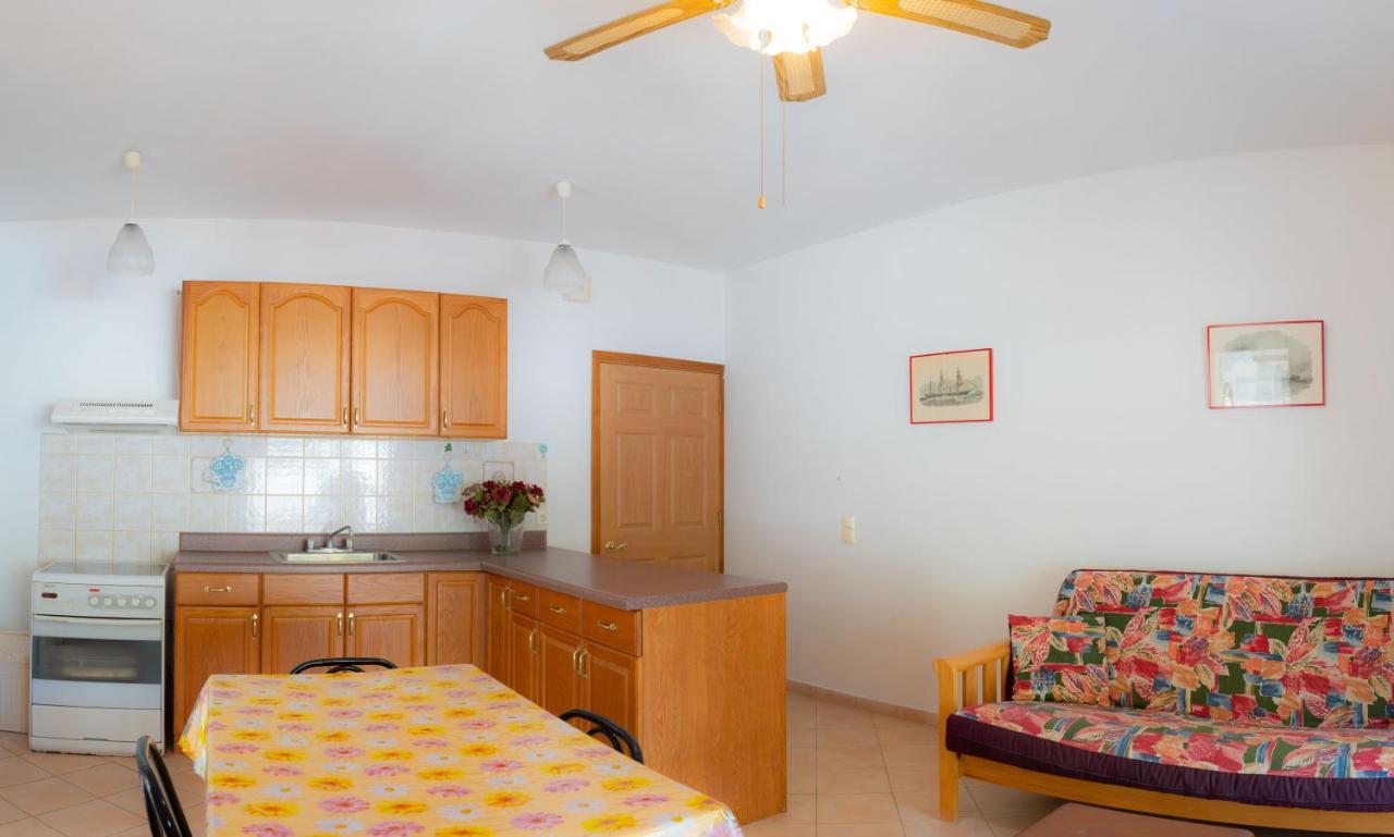 Valsamis Villa Apartments Poros  Екстериор снимка